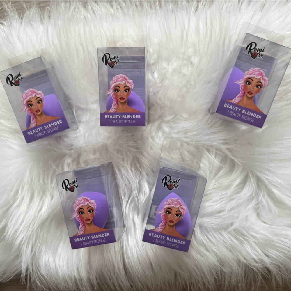 Purple Beauty Blender Sponge - Soft Makeup Applicator